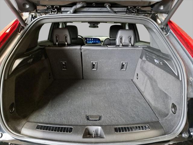 used 2024 Cadillac XT4 car, priced at $31,500