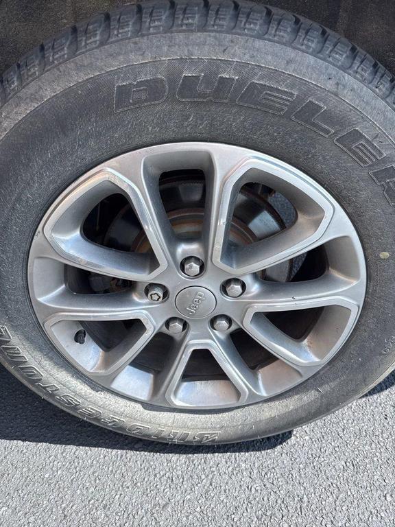 used 2015 Jeep Grand Cherokee car, priced at $10,000