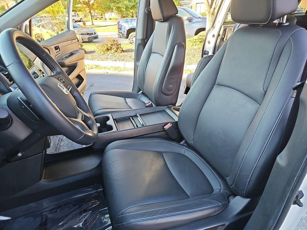 used 2024 Honda Odyssey car, priced at $36,995
