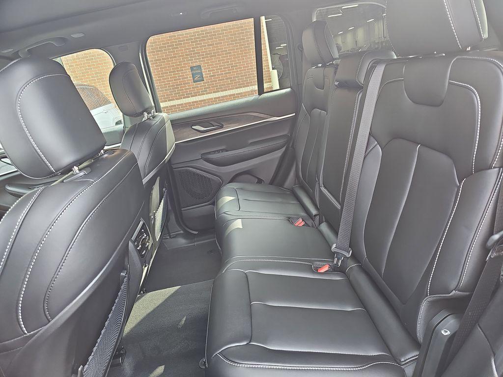 new 2025 Jeep Grand Cherokee car, priced at $47,590