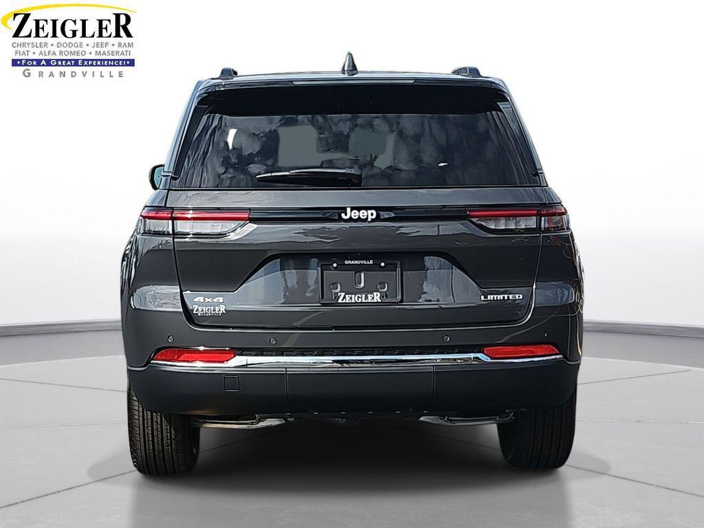 new 2025 Jeep Grand Cherokee car, priced at $47,590