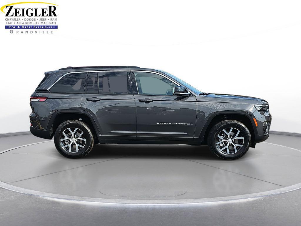 new 2025 Jeep Grand Cherokee car, priced at $47,590