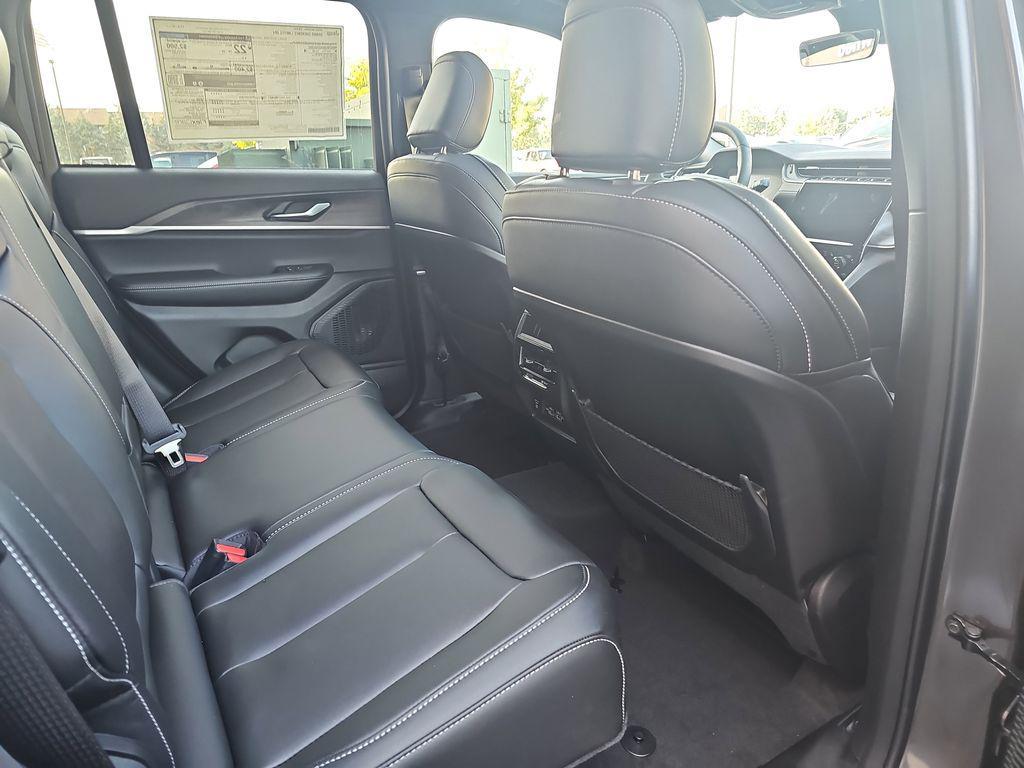 new 2025 Jeep Grand Cherokee car, priced at $47,590