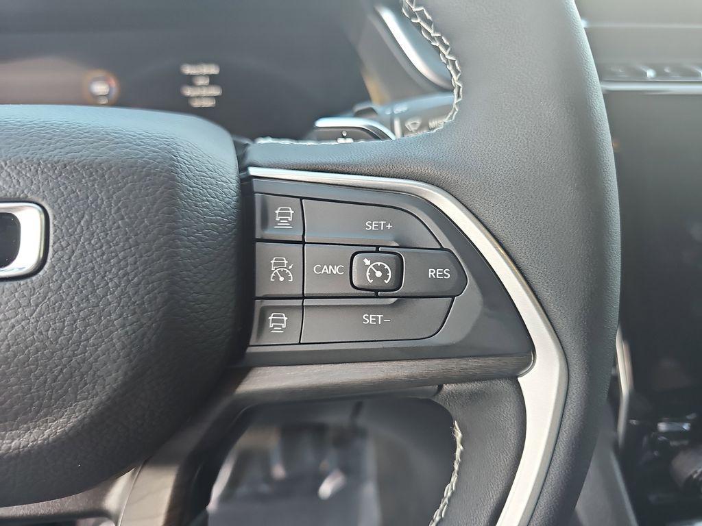 new 2025 Jeep Grand Cherokee car, priced at $47,590
