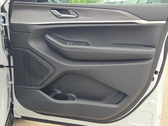 new 2025 Jeep Grand Cherokee L car, priced at $50,662