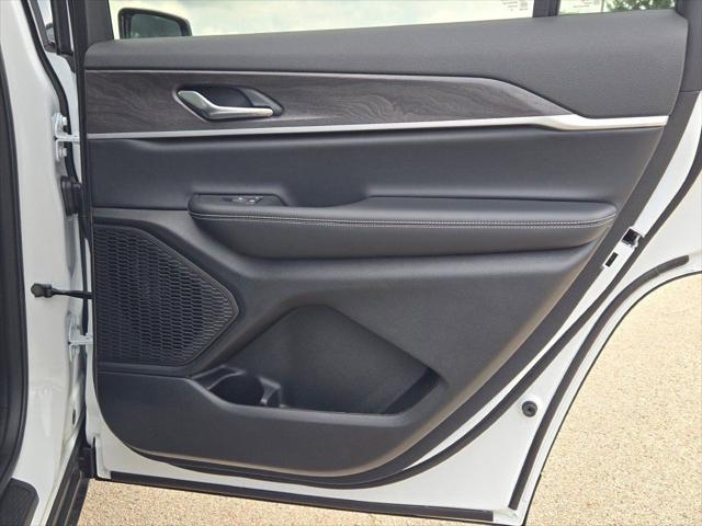 new 2025 Jeep Grand Cherokee L car, priced at $50,662