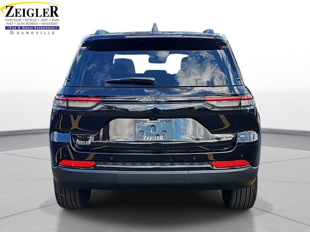 new 2025 Jeep Grand Cherokee car, priced at $50,043