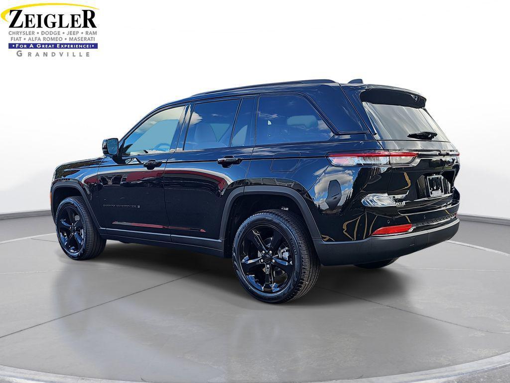 new 2025 Jeep Grand Cherokee car, priced at $50,043