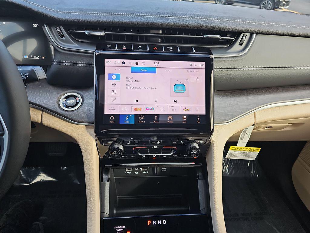 new 2025 Jeep Grand Cherokee car, priced at $50,043