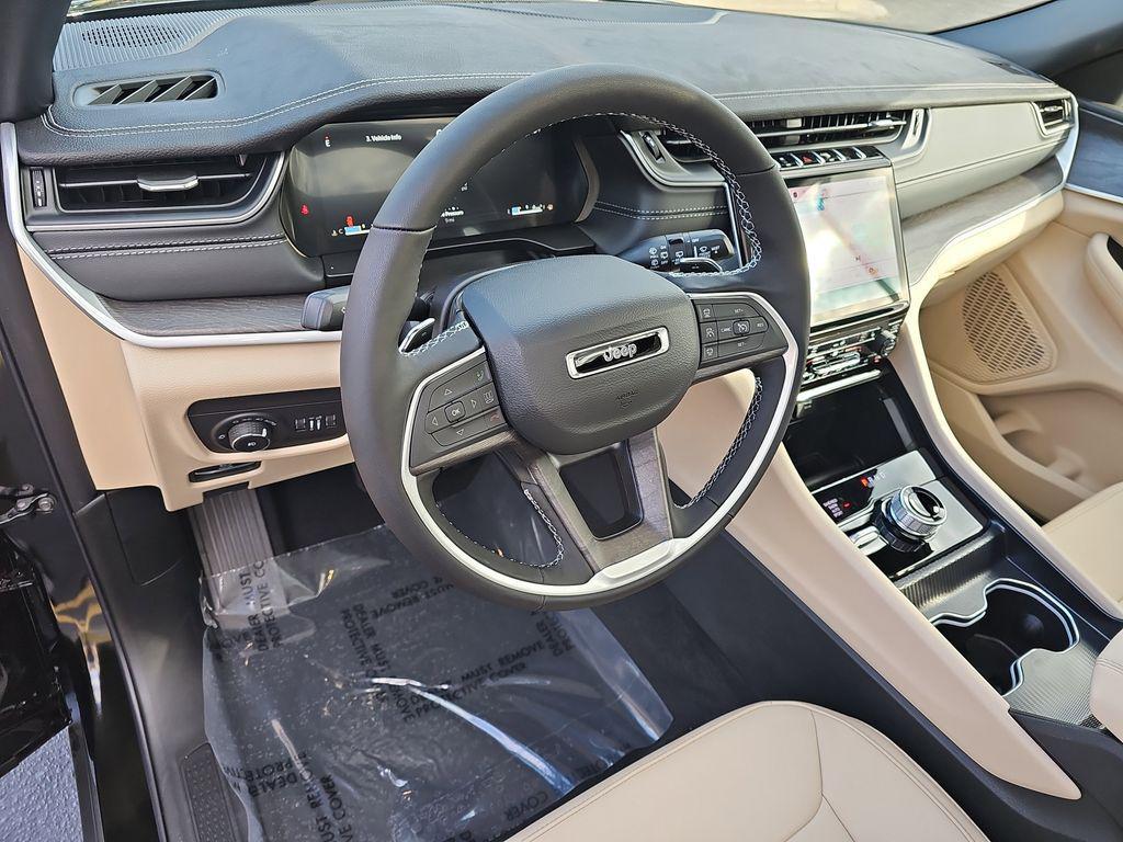 new 2025 Jeep Grand Cherokee car, priced at $50,043