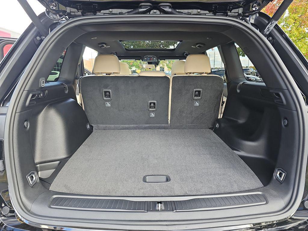 new 2025 Jeep Grand Cherokee car, priced at $50,043