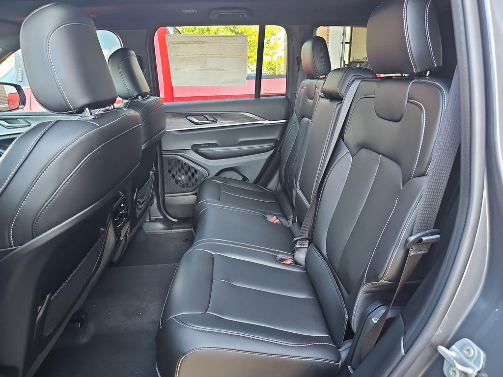 new 2025 Jeep Grand Cherokee car, priced at $49,716