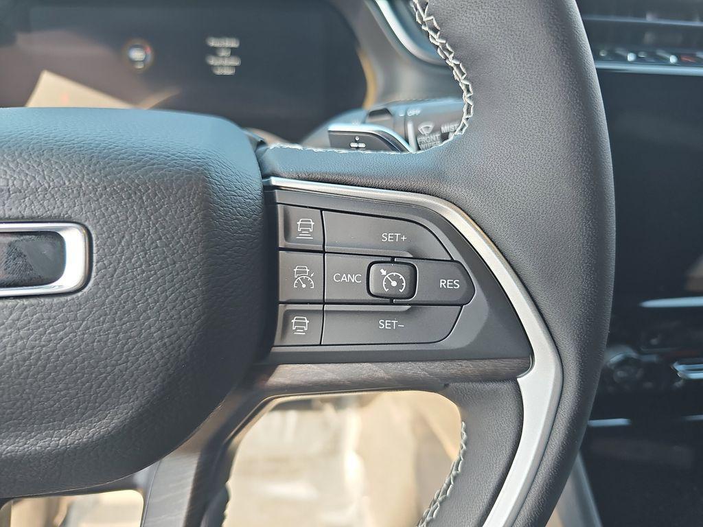 new 2025 Jeep Grand Cherokee car, priced at $49,716