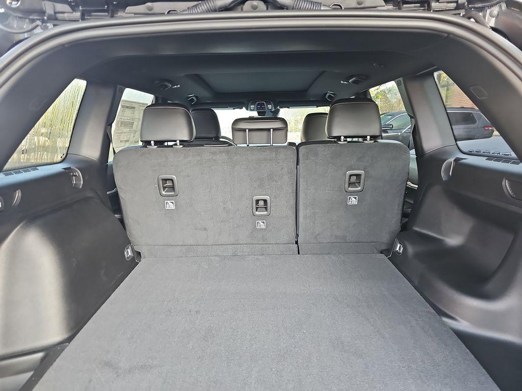 new 2025 Jeep Grand Cherokee car, priced at $50,043