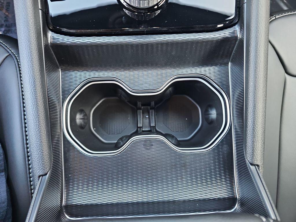 new 2025 Jeep Grand Cherokee car, priced at $50,043