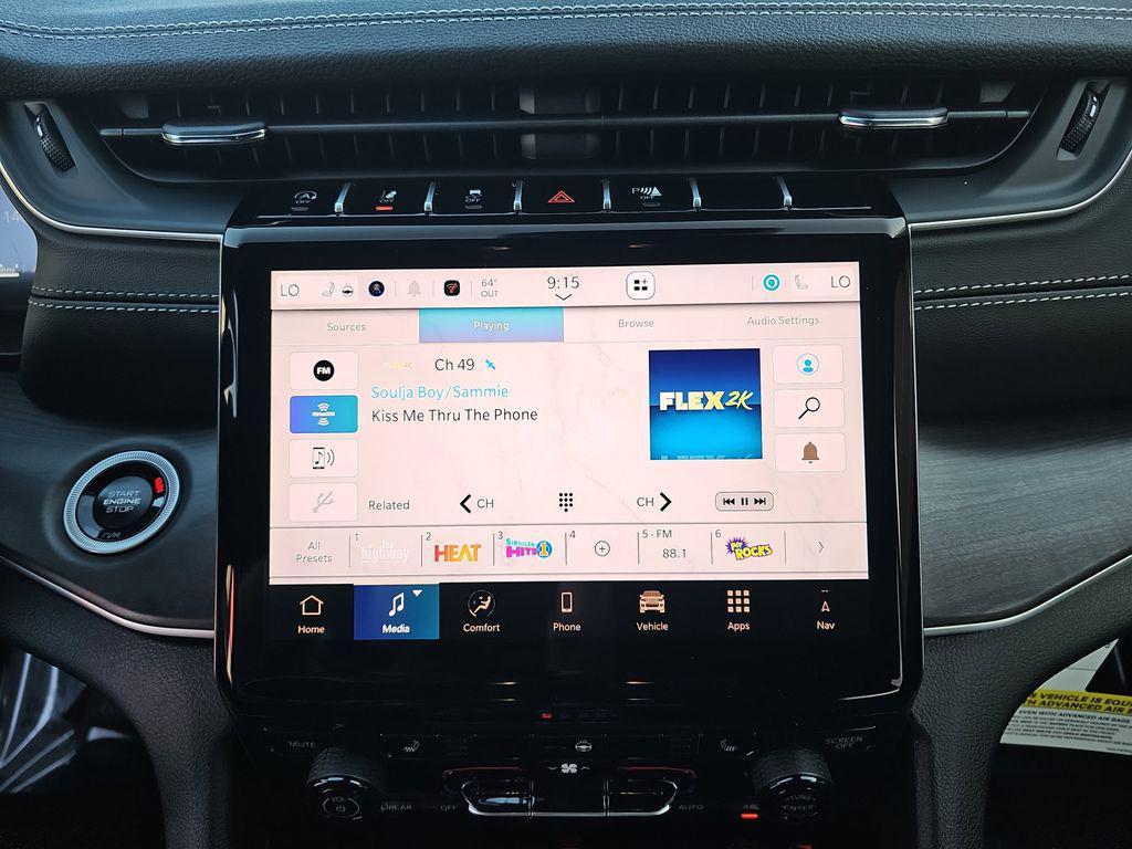 new 2025 Jeep Grand Cherokee car, priced at $50,043