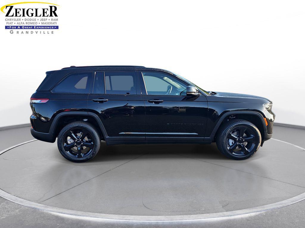 new 2025 Jeep Grand Cherokee car, priced at $50,043