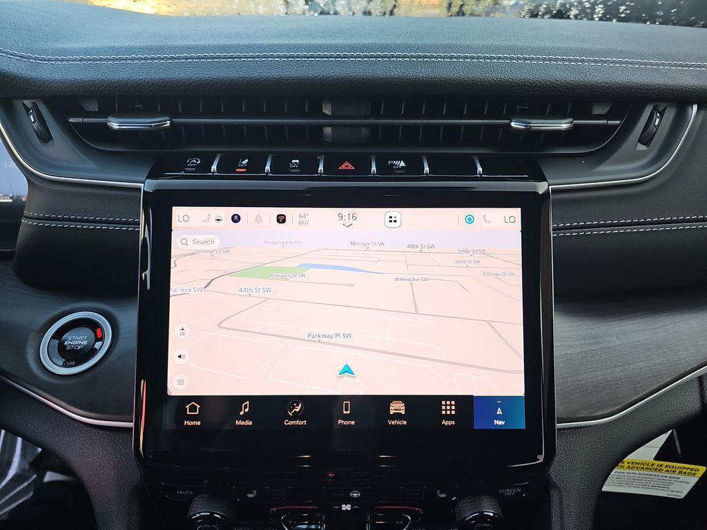 new 2025 Jeep Grand Cherokee car, priced at $50,043