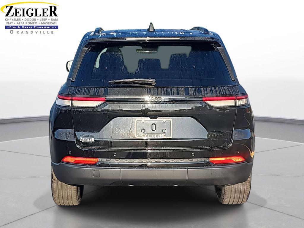 new 2025 Jeep Grand Cherokee car, priced at $50,043