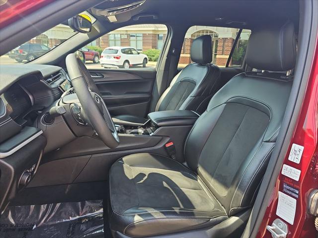 used 2023 Jeep Grand Cherokee car, priced at $33,000