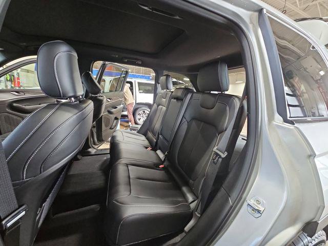 new 2025 Jeep Grand Cherokee car, priced at $48,756