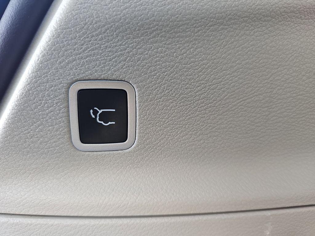 used 2023 Chrysler Pacifica car, priced at $23,500