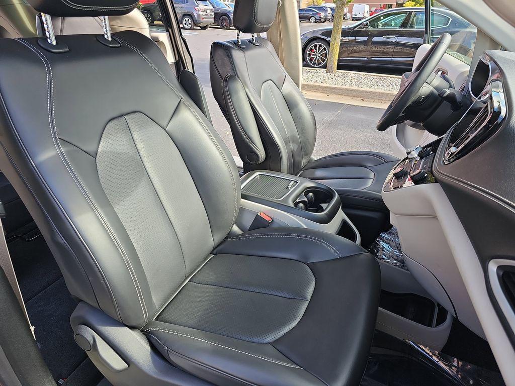 used 2023 Chrysler Pacifica car, priced at $23,500