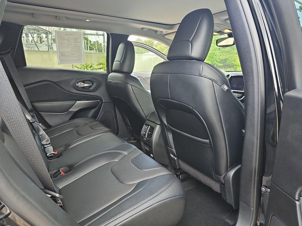 used 2022 Jeep Cherokee car, priced at $25,250