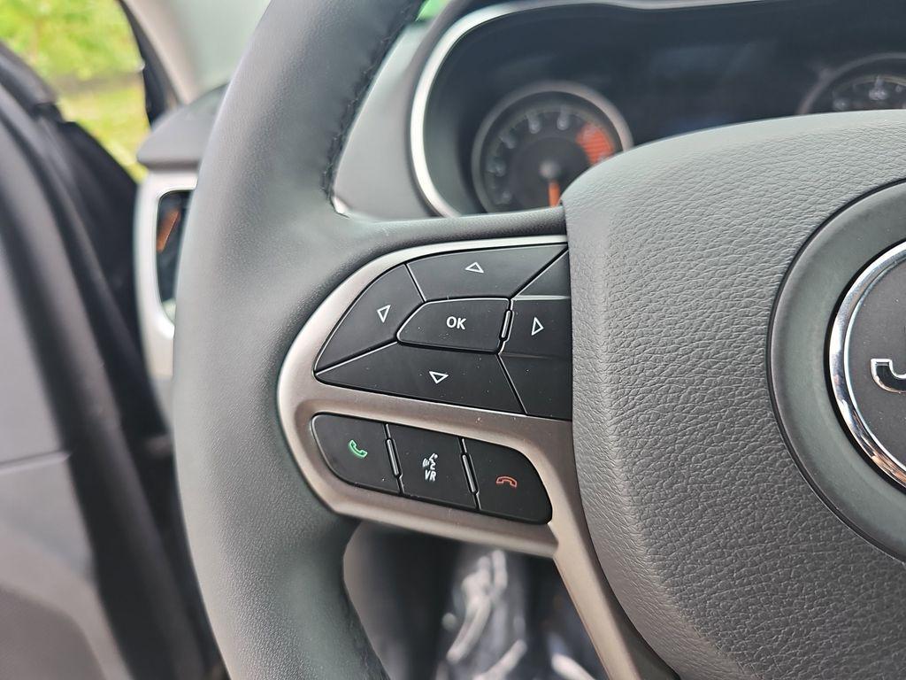used 2022 Jeep Cherokee car, priced at $25,250