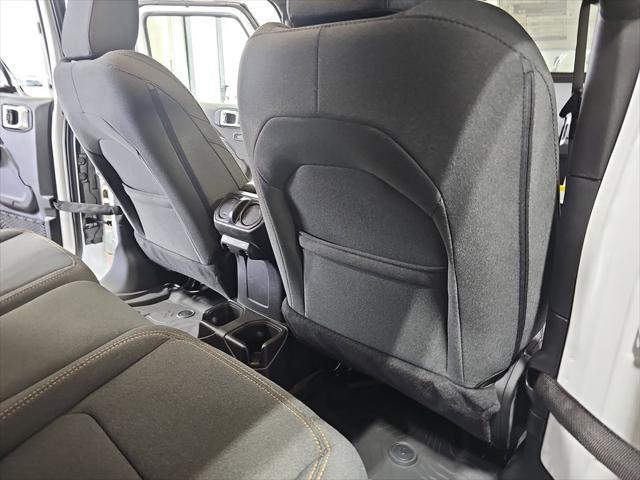 new 2025 Jeep Gladiator car, priced at $49,302