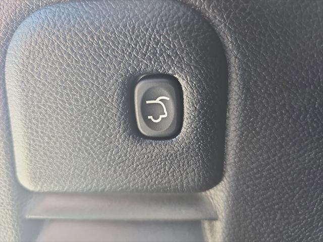 used 2022 Jeep Grand Cherokee car, priced at $31,700