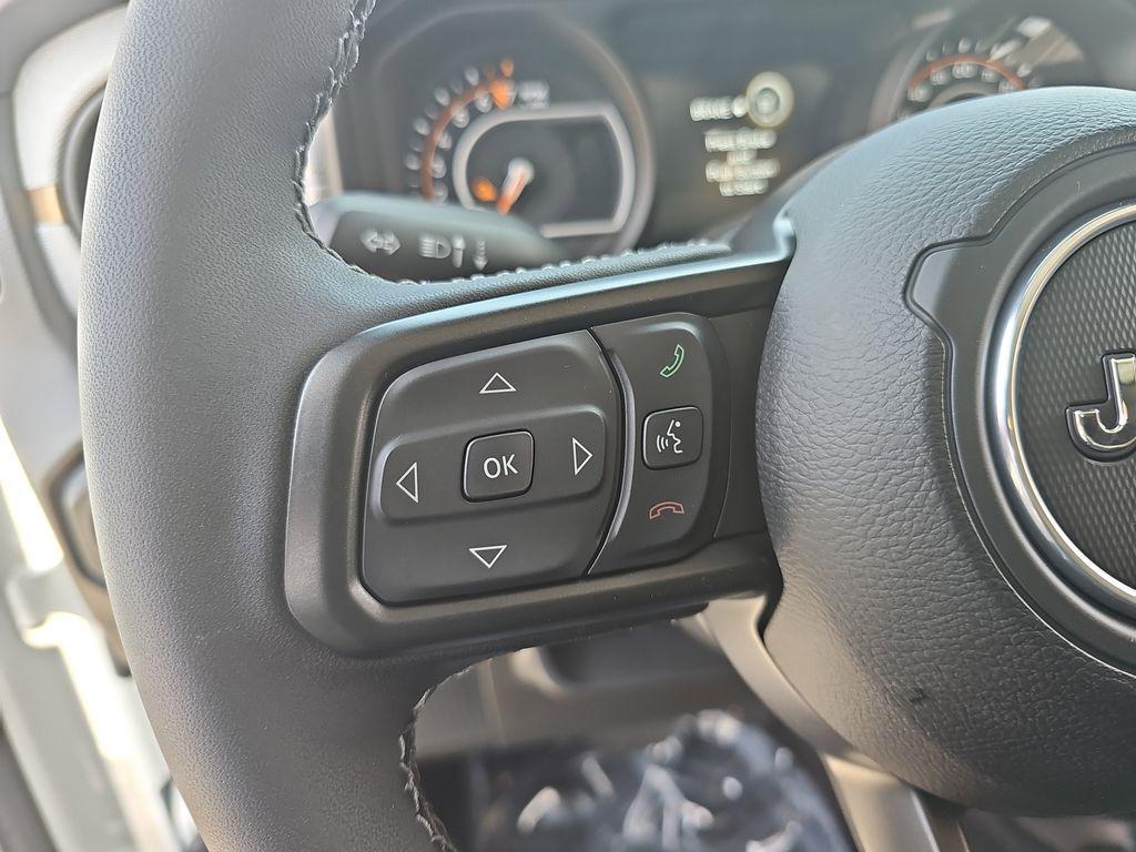 new 2025 Jeep Gladiator car, priced at $44,015