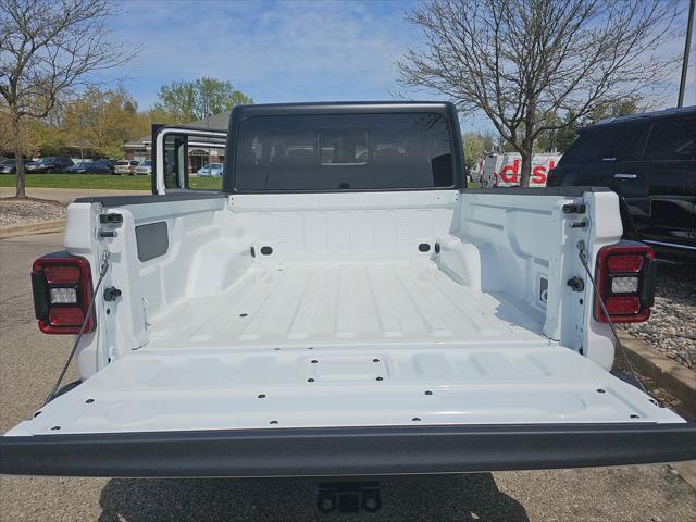 new 2025 Jeep Gladiator car, priced at $48,763