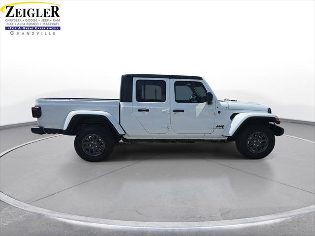 new 2025 Jeep Gladiator car, priced at $48,763