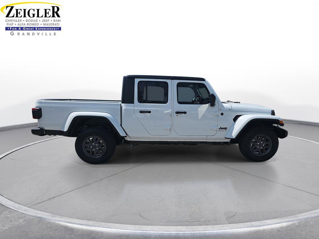 new 2025 Jeep Gladiator car, priced at $44,015