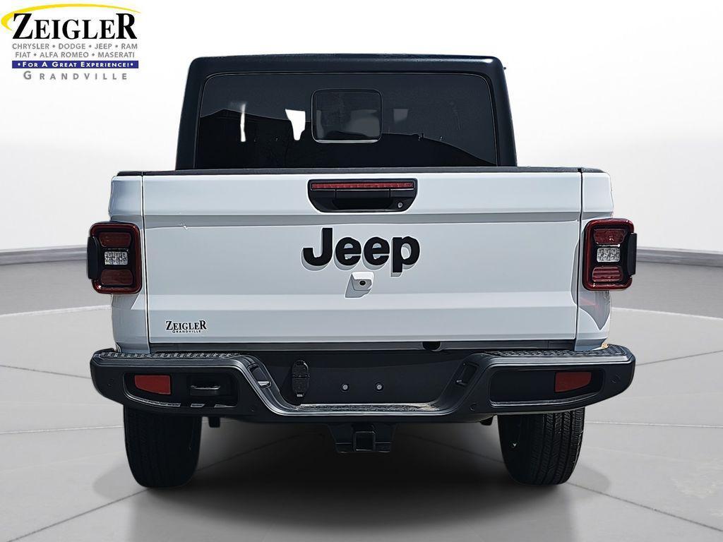 new 2025 Jeep Gladiator car, priced at $44,015