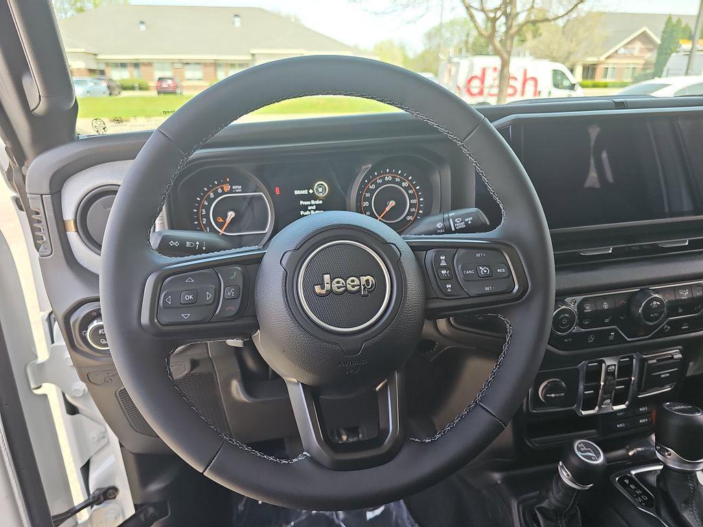 new 2025 Jeep Gladiator car, priced at $44,015