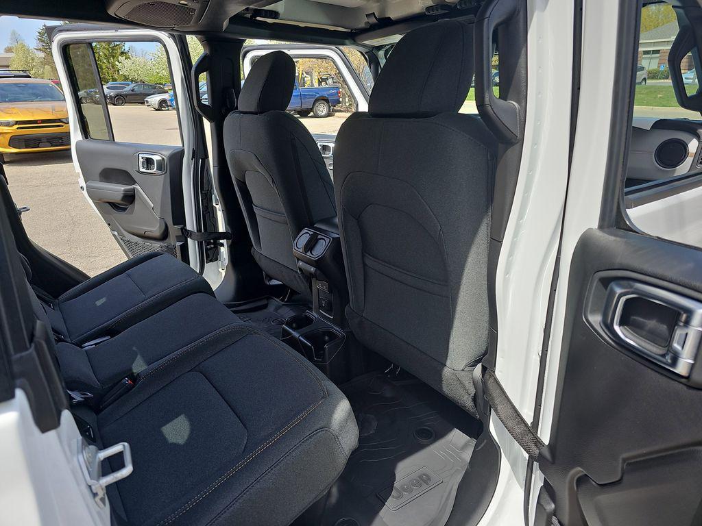 new 2025 Jeep Gladiator car, priced at $44,015