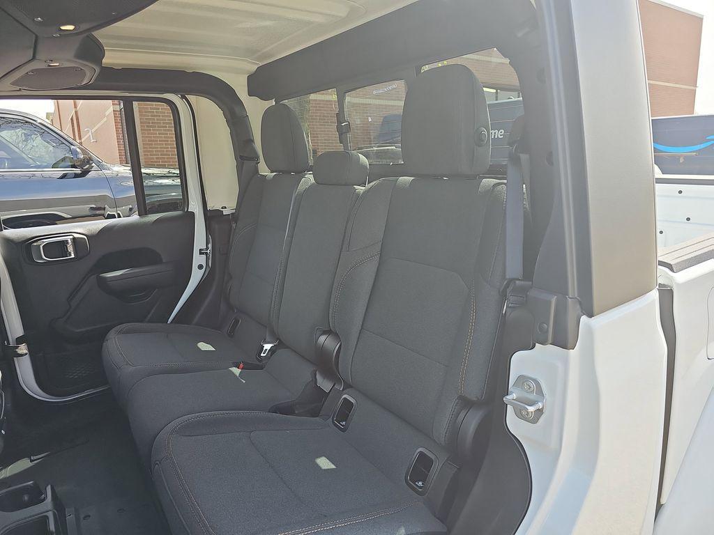 new 2025 Jeep Gladiator car, priced at $44,015