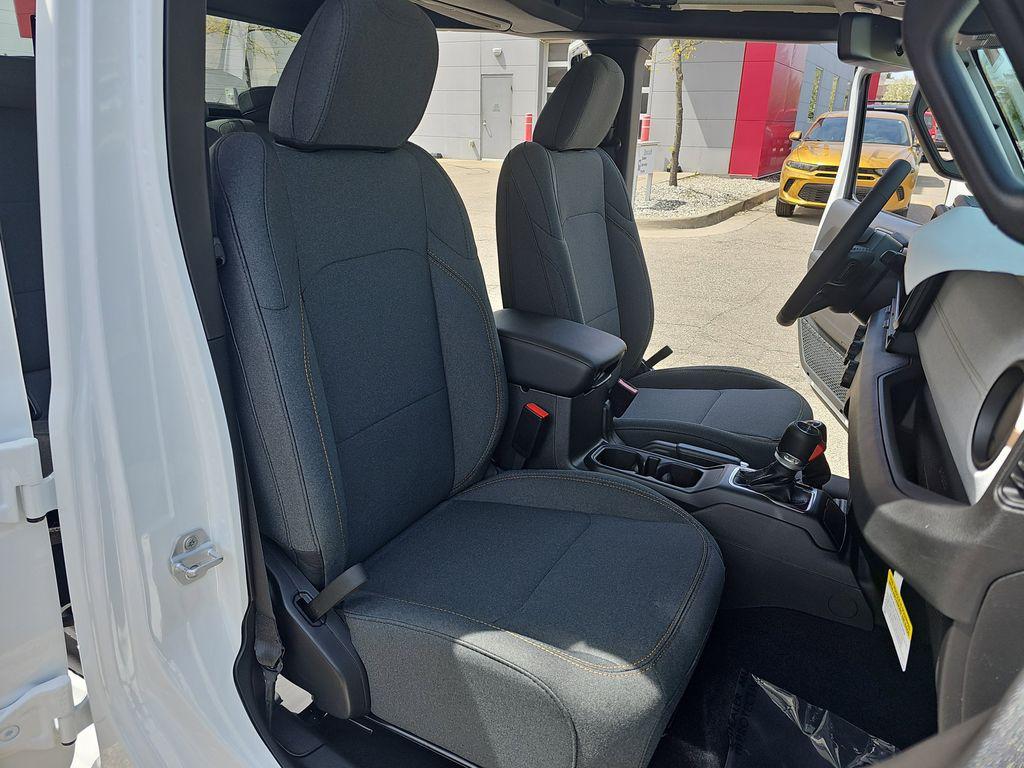 new 2025 Jeep Gladiator car, priced at $44,015