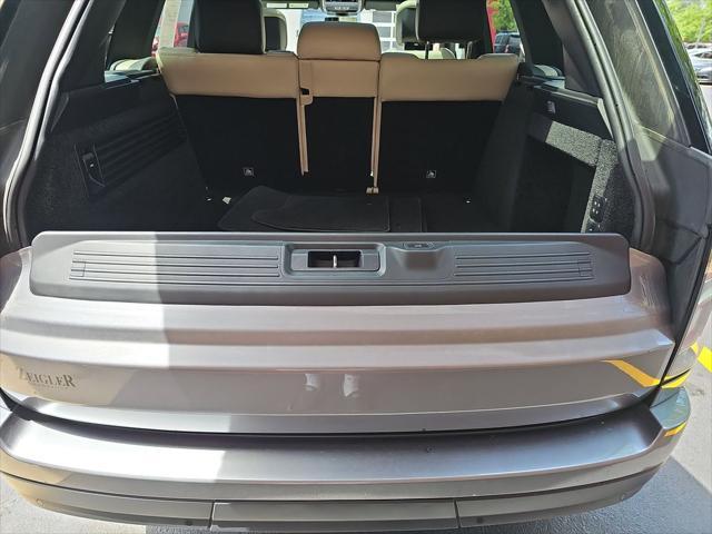 used 2022 Land Rover Range Rover car, priced at $40,000