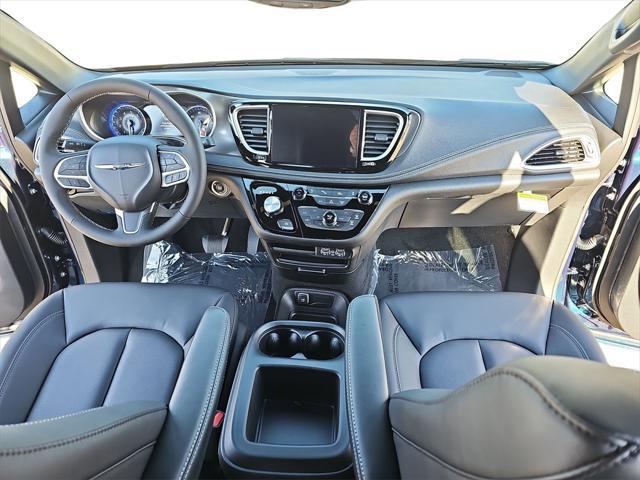 new 2025 Chrysler Pacifica car, priced at $42,259