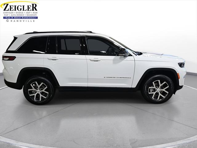 new 2025 Jeep Grand Cherokee car, priced at $42,000