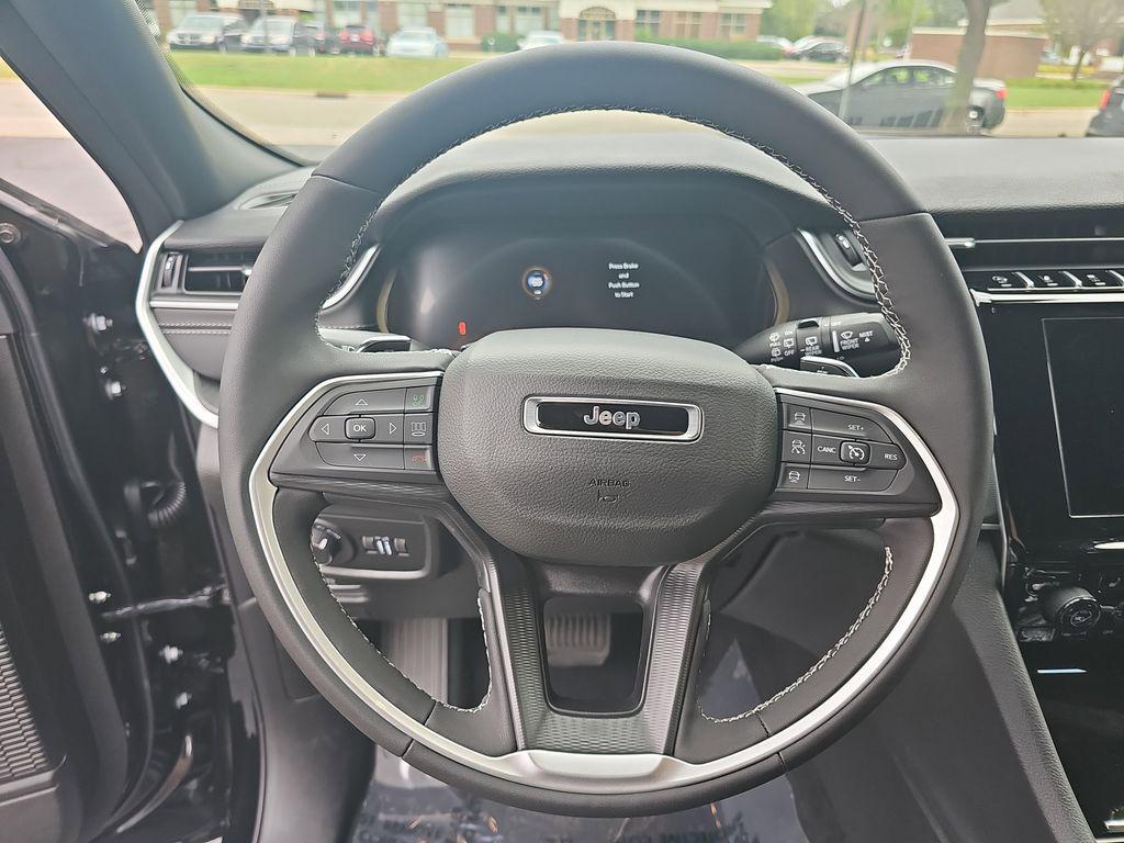 new 2025 Jeep Grand Cherokee L car, priced at $46,725