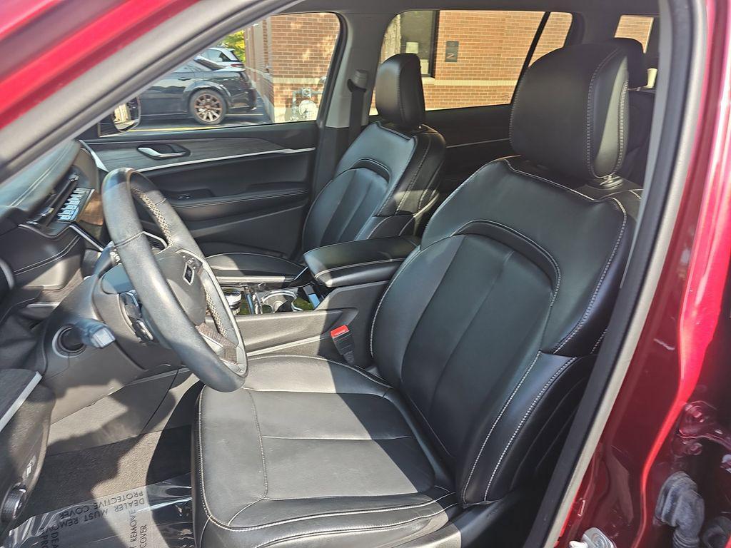 used 2021 Jeep Grand Cherokee L car, priced at $30,498