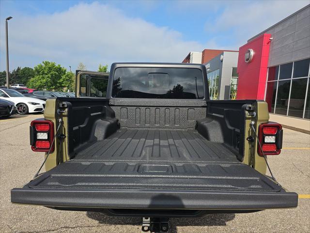 new 2025 Jeep Gladiator car, priced at $49,727