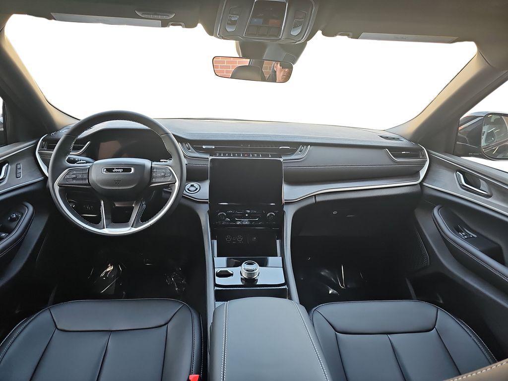 new 2025 Jeep Grand Cherokee L car, priced at $46,454