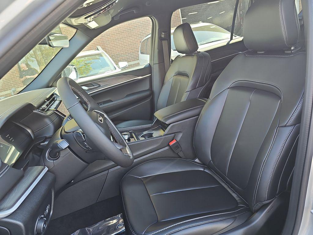 new 2025 Jeep Grand Cherokee L car, priced at $45,056