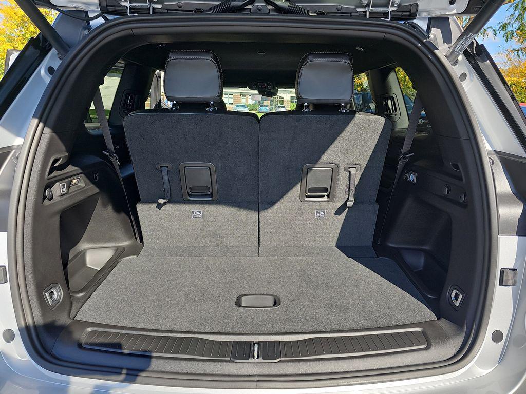 new 2025 Jeep Grand Cherokee L car, priced at $45,056