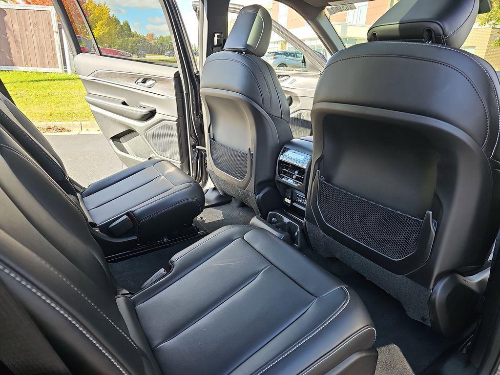 new 2025 Jeep Grand Cherokee L car, priced at $44,454